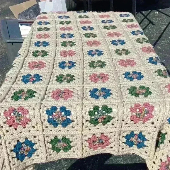 Granny square crochet blanket, couch cover lap blanket hand sewn natural and col - Picture 3 of 4